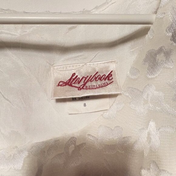 Storybook Heirloom matching Mom & daughter dresses.  Size 8 and Size 4 - Picture 3 of 4